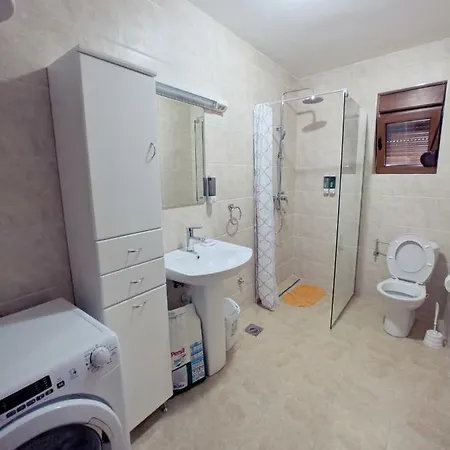 Lux Vidanovic * Pirot